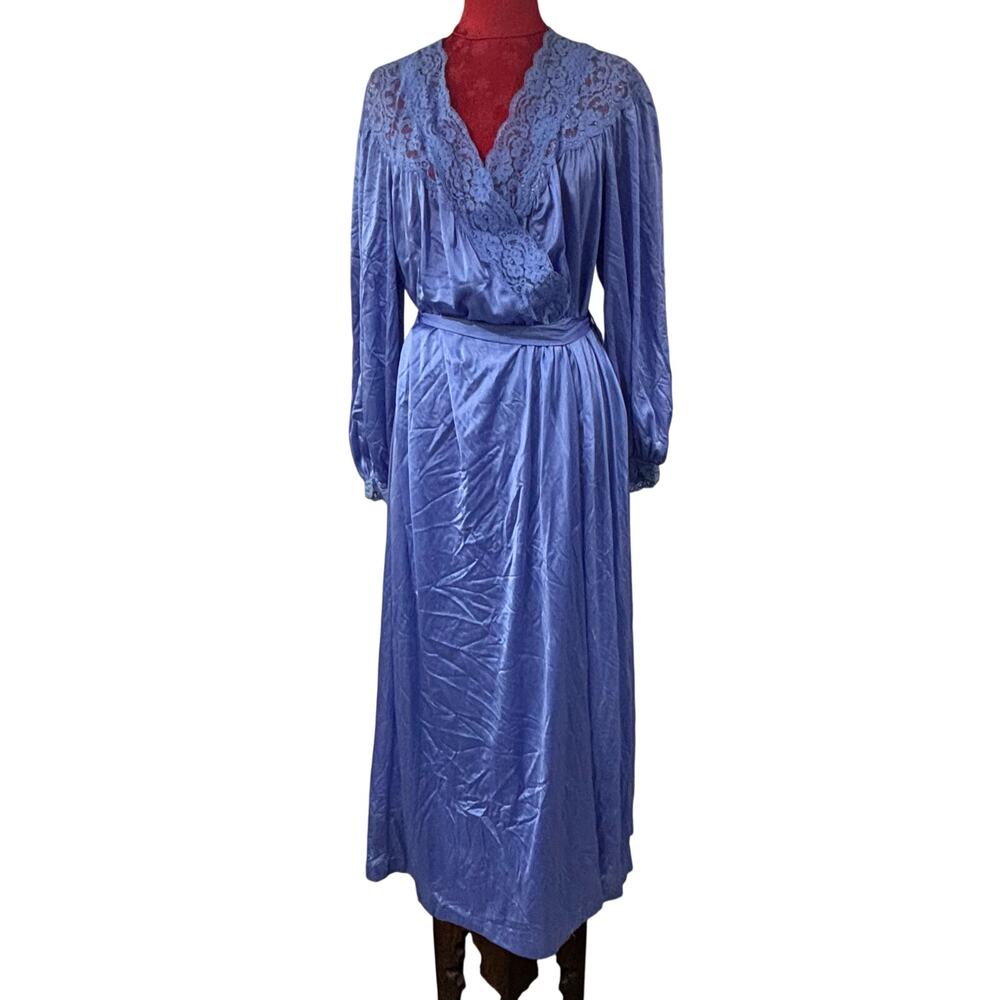 Vintage Miss Elaine Size M periwinkle blue silky maxi robe lace self tie waist